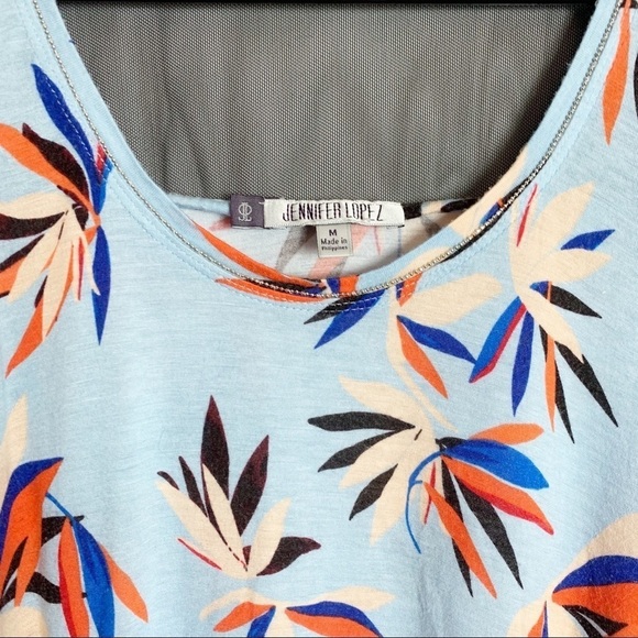 Jennifer Lopez M Floral Sleeveless Shirt - Picture 5 of 8